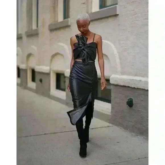 NWT The Drop Women's Black Faux Leather Bow Front Top by Signed Blake, Size S - Picture 2 of 16